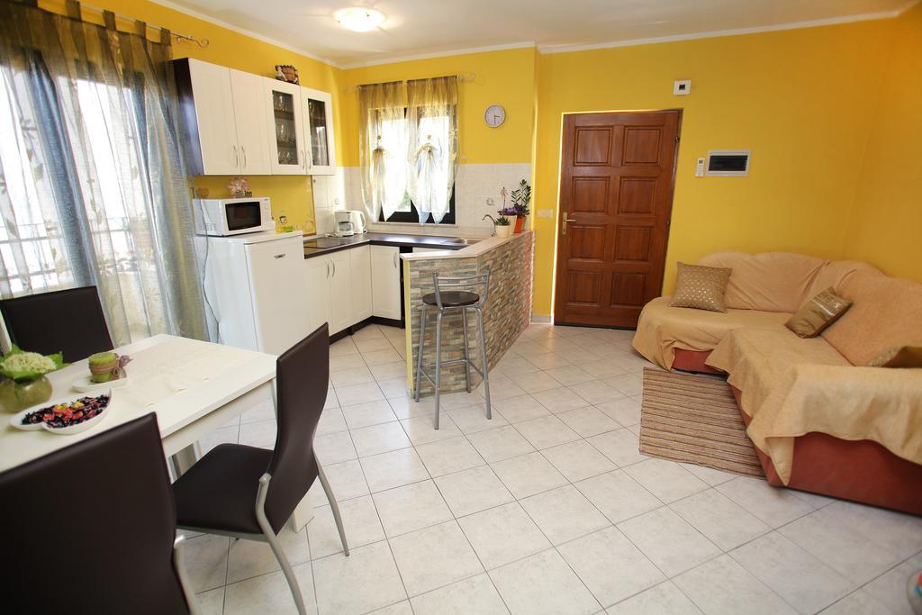 Apartment Apartments Coce